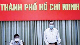 Bí thư Thành ủy TPHCM Nguyễn Thiện Nhân phát biểu tại cuộc họp trực tuyến. Ảnh: TTXVN
