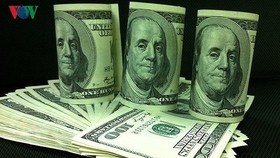 Giá USD tiếp tục giảm khi giá vàng lên cao. (Ảnh minh họa)
