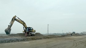 Việc lựa chọn được nhà thầu thi công đủ năng lực sẽ quyết định sự thành bại của dự án. Ảnh: VGP.