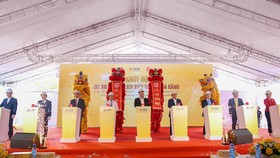Đại diện chủ đầu tư và các đại biểu thực hiện nghi lễ khởi công dự án Khu du lịch biển DAP
