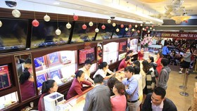 Vàng trong nước cùng giảm nhẹ phiên đầu tuần