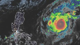 Ảnh vệ tinh bão Goni ở Tây Thái Bình Dương ngày 30/10. Ảnh: NOAA