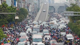 Tổ chức giao thông tại Ngã Tư sở đầu tháng 11 sau khi thông xe đoạn vành đai 2 trên cao (gần như không có gì)