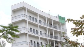 Nhà ở riêng lẻ biến tướng thành chung cư mini tại Phường Phú Hữu, Quận 9. (Ảnh: Trần Xuân Tình/TTXVN)