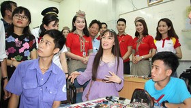 Vietjet mang Tết ấm tặng quà cho 1.000 trẻ em