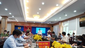 Chỉ có khoảng 20 người được tham gia buổi họp báo