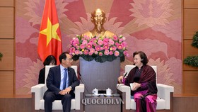 Chủ tịch Quốc hội Nguyễn Thị Kim Ngân chúc mừng Ngài Park Noh - Wan được bổ nhiệm làm Đại sứ Đặc mệnh toàn quyền Hàn Quốc tại Việt Nam