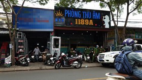 Lại phát hiện 28 người Trung Quốc nghi nhập cảnh trái phép “trốn” ở phòng thu âm quận Bình Tân. Ảnh: C.T