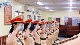Chuẩn bị ra mắt đội hình nữ CSGT dẫn đoàn Công an TPHCM. Ảnh: PC08
