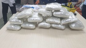 Thu giữ hơn 20,5 kg ma túy các loại trong các lô hàng quà biếu