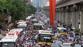 Ùn tắc đường vành đai 3 Hà Nội