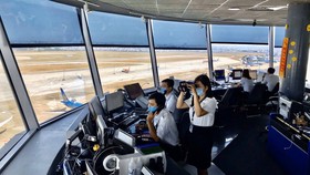 Xử lý nghiêm hãng hàng không dồn, hủy chuyến bay