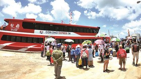 Côn Đảo không nên đón khách bằng mọi giá