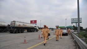 Lãnh đạo Cục CSGT trực tiếp đi kiểm tra nồng độ cồn trên cao tốc