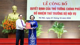 Tân Thứ trưởng Bộ Nội vụ Phạm Thị Thanh Trà hứa nỗ lực phấn đấu để hoàn thành mọi nhiệm vụ