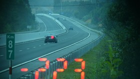 Xử phạt xe BMW chạy hơn 200km/h trên cao tốc Bắc Giang - Lạng Sơn