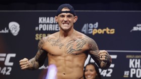 Khabib nói Poirier quá yếu đuối