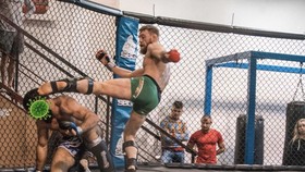 "Virus corona, hãy nhận lấy nè"