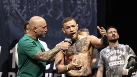McGregor luôn dành thời gian "chiếu cố" Khabib
