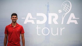 Hình ảnh Djokovic quảng bá cho Adria Tour, và giờ đây, trở thành đối tượng bị chỉ trích