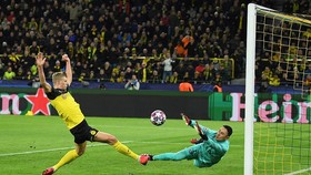Erling Haaland ghi bàn cho Dortmund