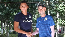 HLV Lee Tae-hoon và cầu thủ Anh Đức tại đại bản danh HAGL. Ảnh: MINH TRẦN