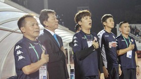 Ông Chung trở lại, khu kỹ thuật của CLB TPHCM lại biến động