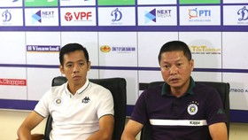 HLV Chu Đình Nghiêm và thủ quân Văn Quyết