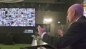 Chủ tịch FIFA Gianni Infantino chủ trì cuộc họp