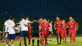 Niềm vui của thầy trò HLV Huỳnh Kesley. Ảnh: ANH KHOA