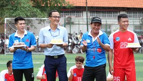 HLV Hồ Văn Tam cùng nhiều cựu cầu thủ TPHCM tham gia SV League 2020
