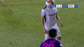 Tình hướng Thanh Thụ ném bóng vào mặt Hồng Duy