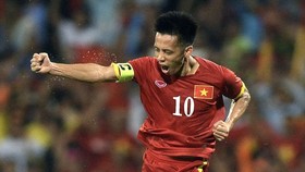Văn Quyết vừa được bầu Cầu thủ xuất sắc LS V-Lesgue 2020