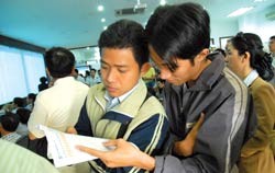 Ngày càng khốc liệt với NĐT nhỏ