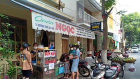 Hầu như các cơ sở ăn uống đều tuân thủ bán trực tuyến hoặc bán mang về