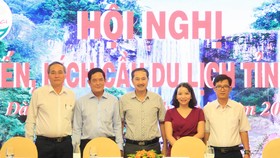 Ngành du lịch hai địa phương ký kết chương trình hợp tác