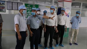 Thứ trưởng Nguyễn Trường Sơn kiểm tra tình hình thực hiện các quy định phòng, chống dịch Covid-19 tại một số doanh nghiệp trong các khu công nghiệp TP Đà Nẵng