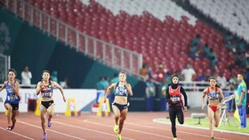 VĐV Lê Tú Chinh (841) sẽ thi dấu bán kết cự ly 100m nữ. Ảnh: DŨNG PHƯƠNG