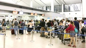 Thêm cửa khởi hành, quầy check-in phục vụ hành khách