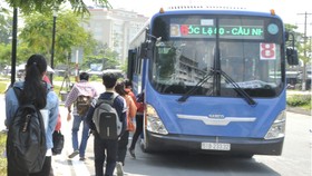Xe buýt sử dụng khí CNG (thân thiện môi trường) tại TPHCM