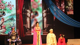 Bươn chải vì sân khấu