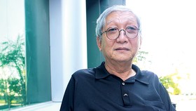 Nhà văn Lê Văn Nghĩa: Cái gì cũng cần phải nhìn hai mặt