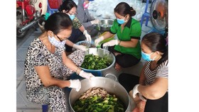 Hỗ trợ người dân cách ly vì Covid-19