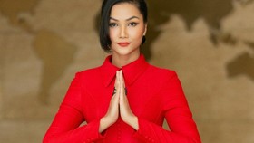 H’Hen Niê tuyên truyền phòng chống mua bán người