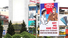 Tranh cổ động phòng chống dịch Covid-19 trên đường phố Hà Nội