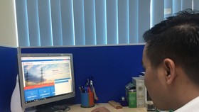 Truy cập website cskh.evnhcmc.vn để thanh toán tiền điện