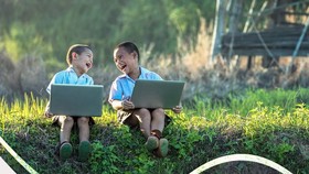 Hội thu sản phẩm công nghệ tặng trẻ khó khăn