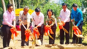 Hỗ trợ xây dựng đường nông thôn mới tại tỉnh Bến Tre