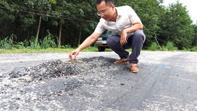 Quốc lộ 14C, đoạn Km42 - Km72 bị hư hỏng dù còn bảo hành