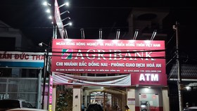 Ngân hàng bị kẻ cướp đột nhập